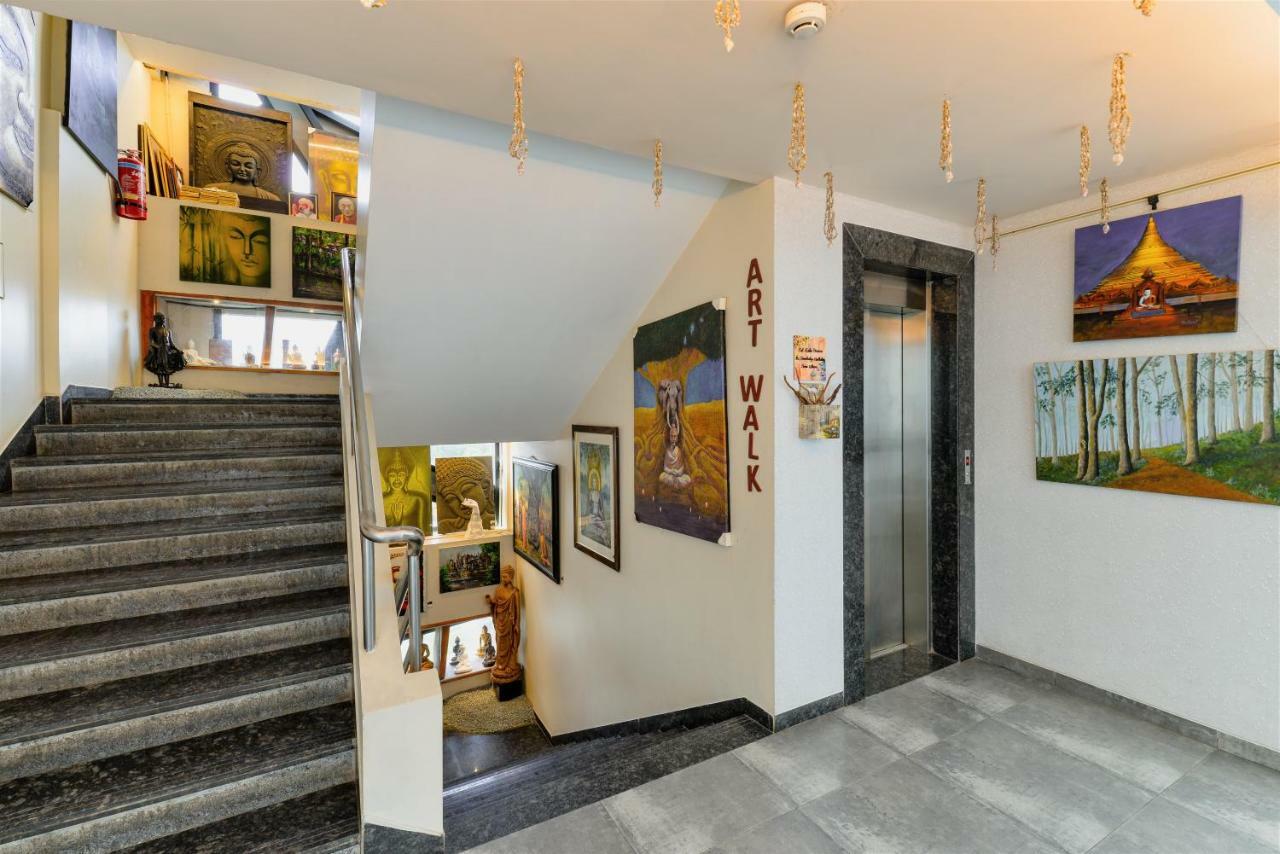 Hotel Dragonfly - The Art