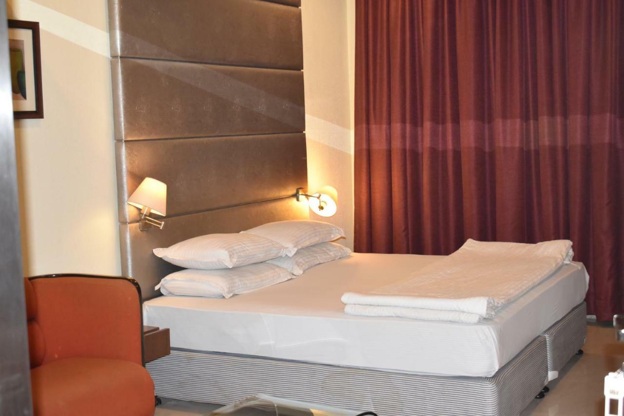 Hotel Hr Residency 4*