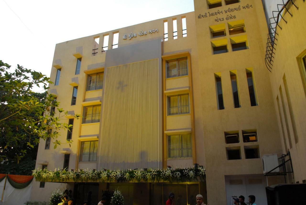 Hotel Hr Residency