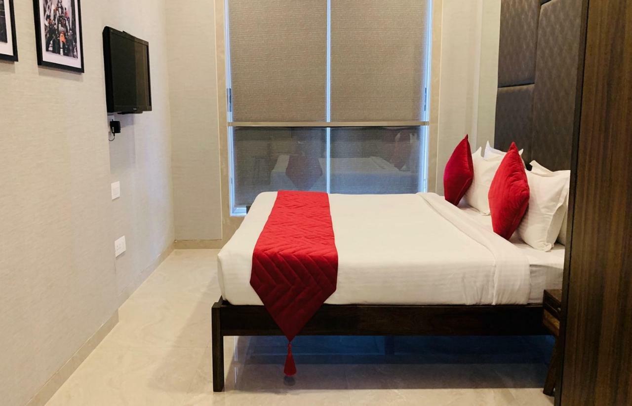 Theory9 Premium Service Khar Bombaim