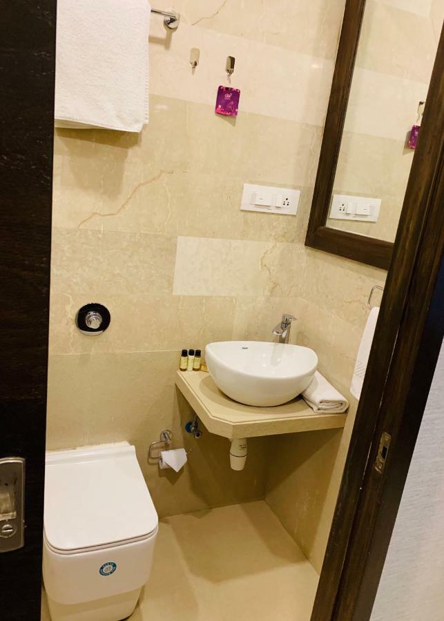 Theory9 Premium Service Khar Apartamento