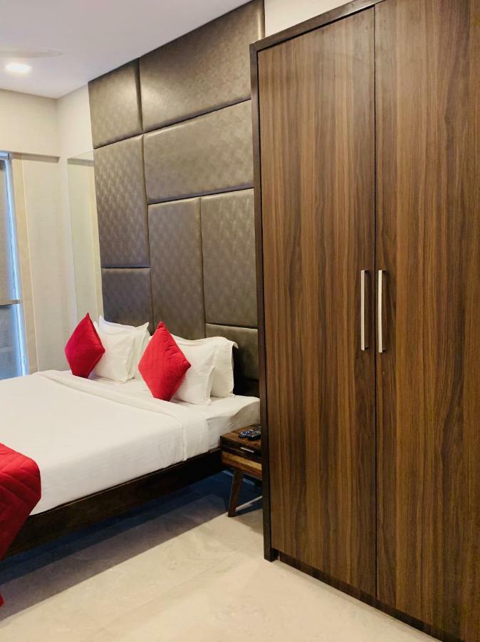 Theory9 Premium Service Khar * Bombaim