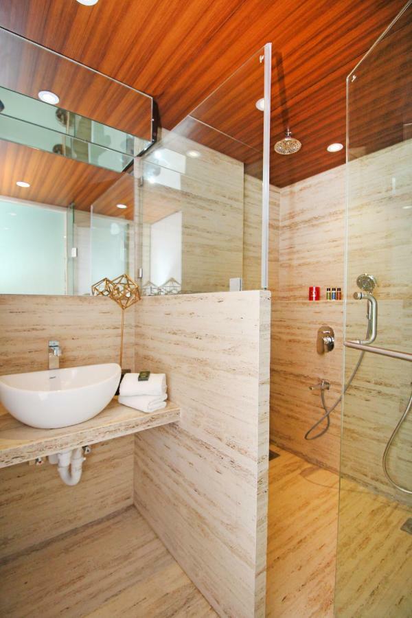 Theory9 Premium Service Khar Apartamento