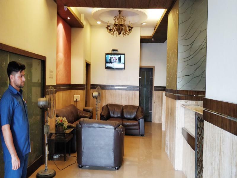 Hotel Fabhotel Kamran Residency
