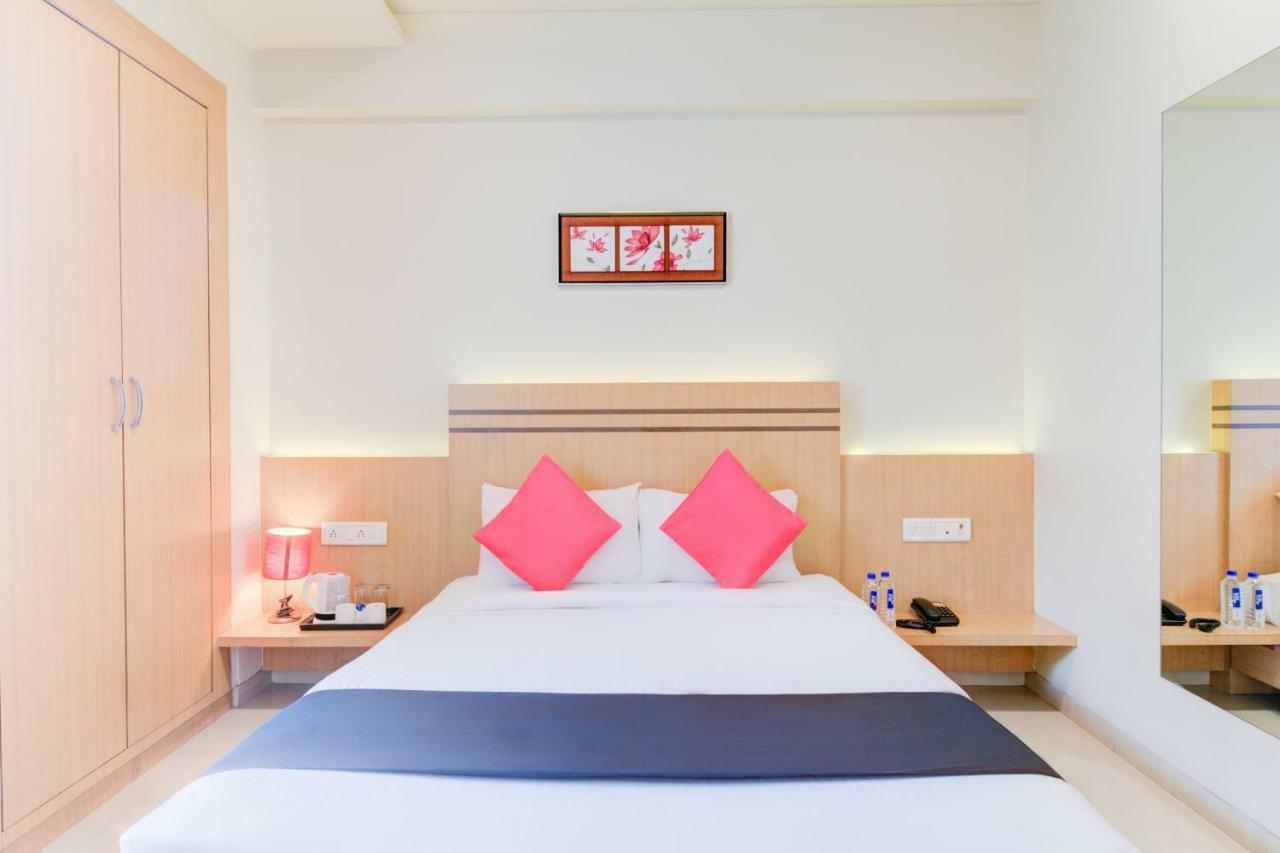 Hotel Capital O 45076 Vegas Residency Deluxe Mumbai