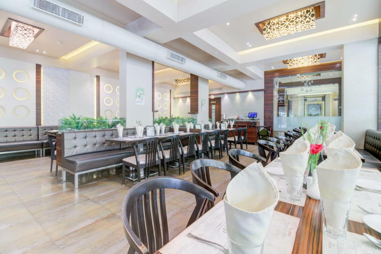 Capital O 45076 Vegas Residency Deluxe Hotel