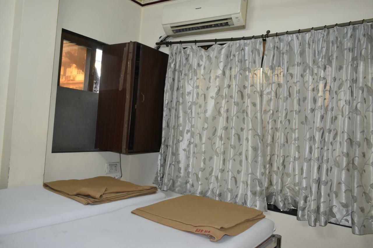 Popular Palace 2* Mumbai