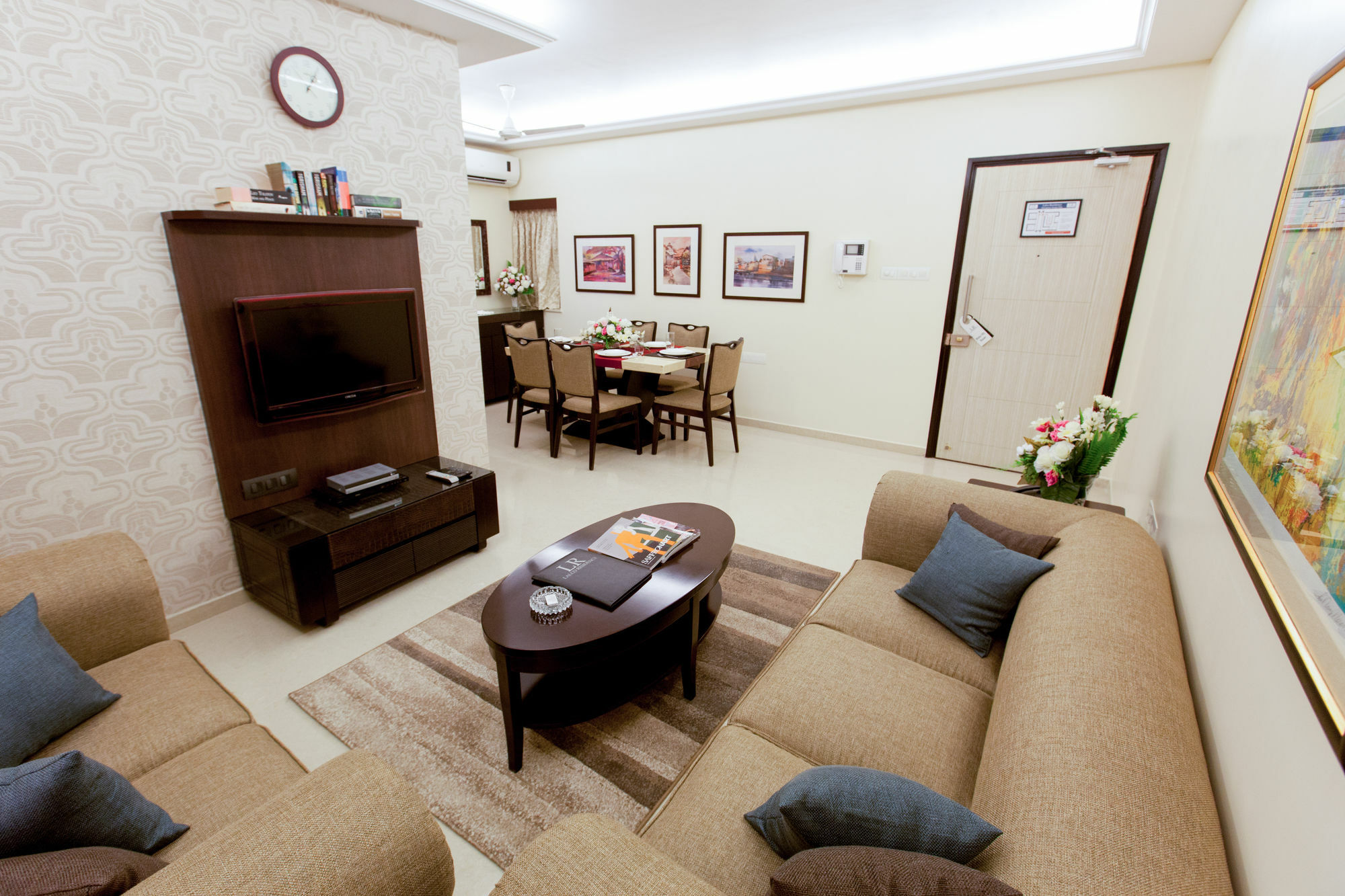Lalco Residency Hotel 4*
