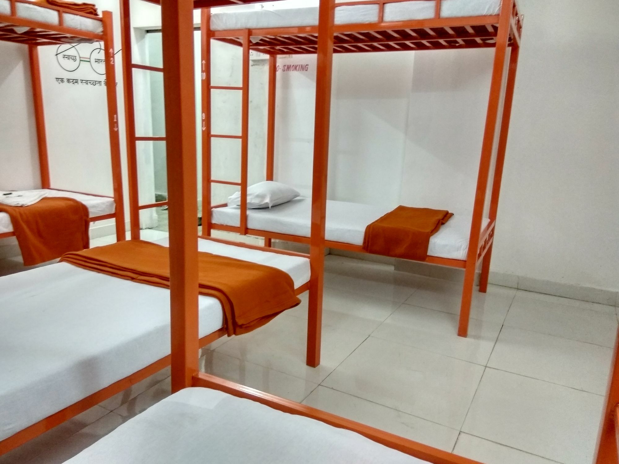 Backpackers,airport 2*