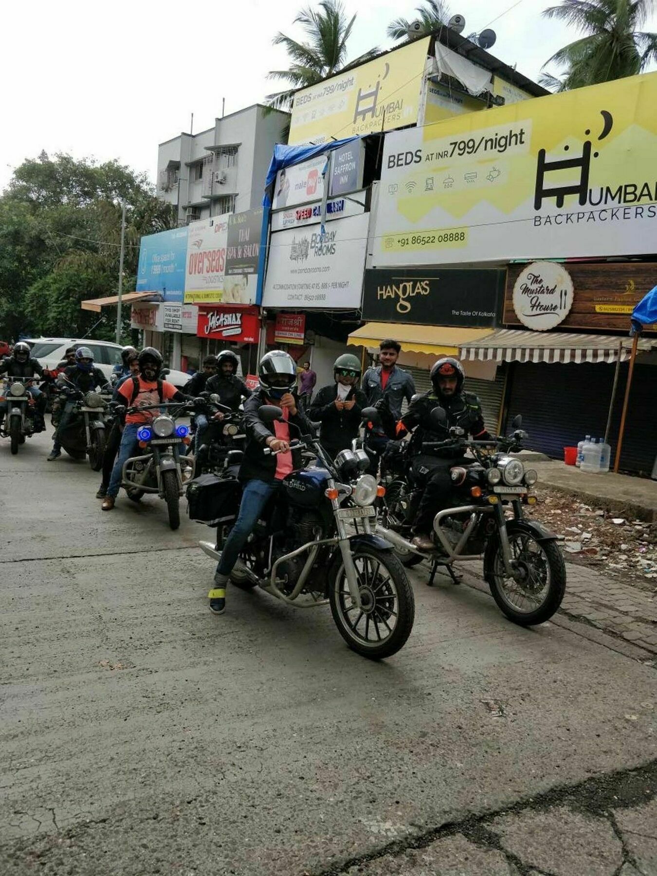 Backpackers,airport Mumbai