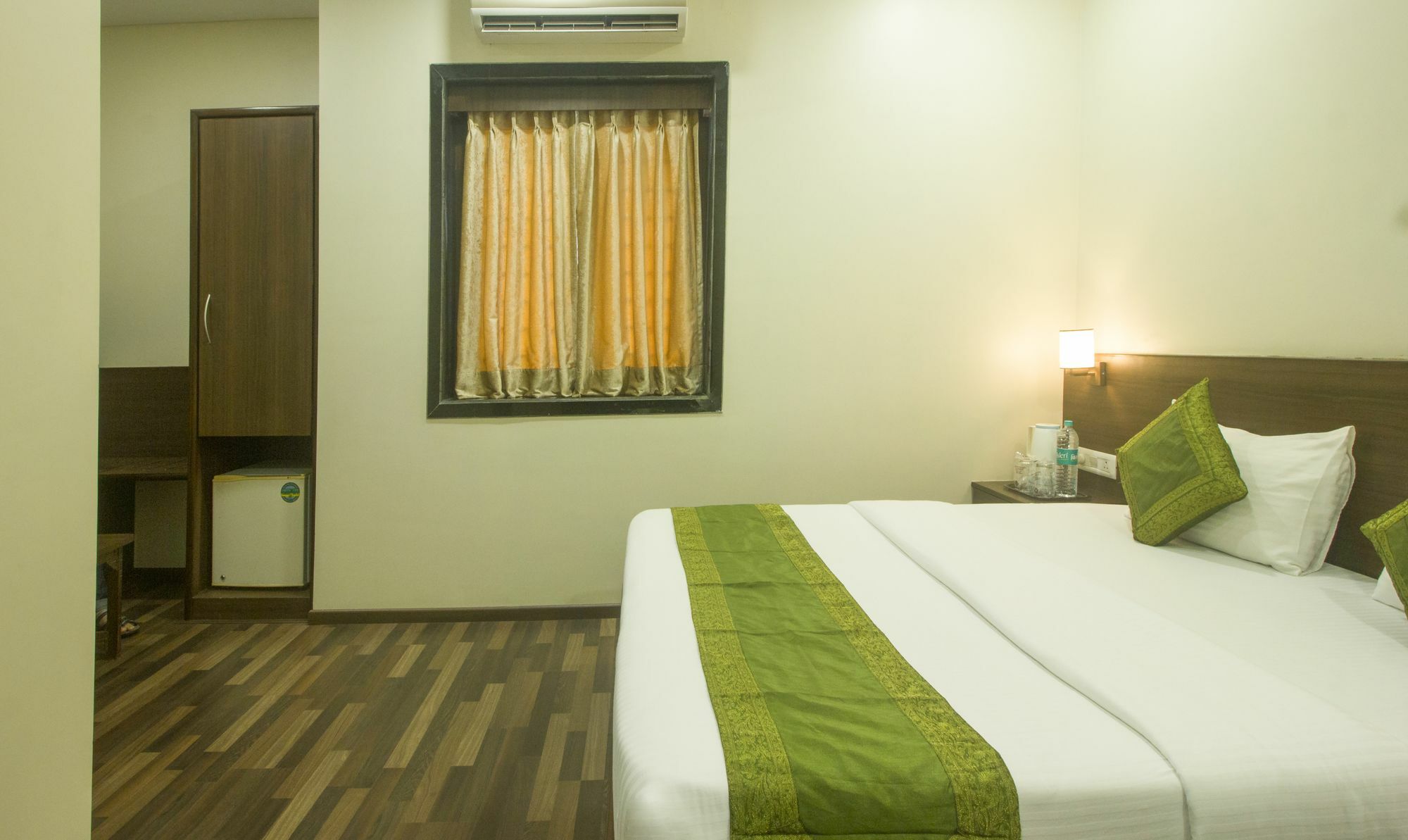 Treebo Trend Rosewood Hotel 3*