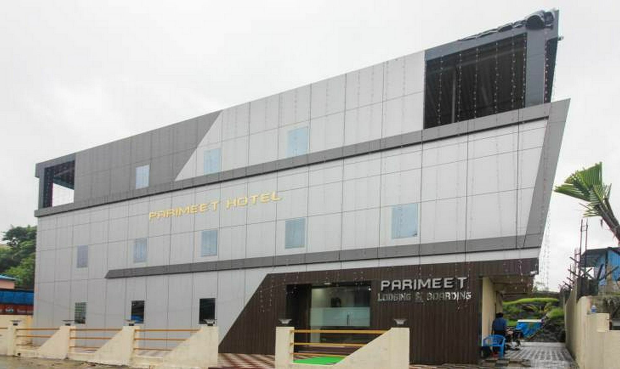 Oyo 23656 Parimeet Hotel 3*