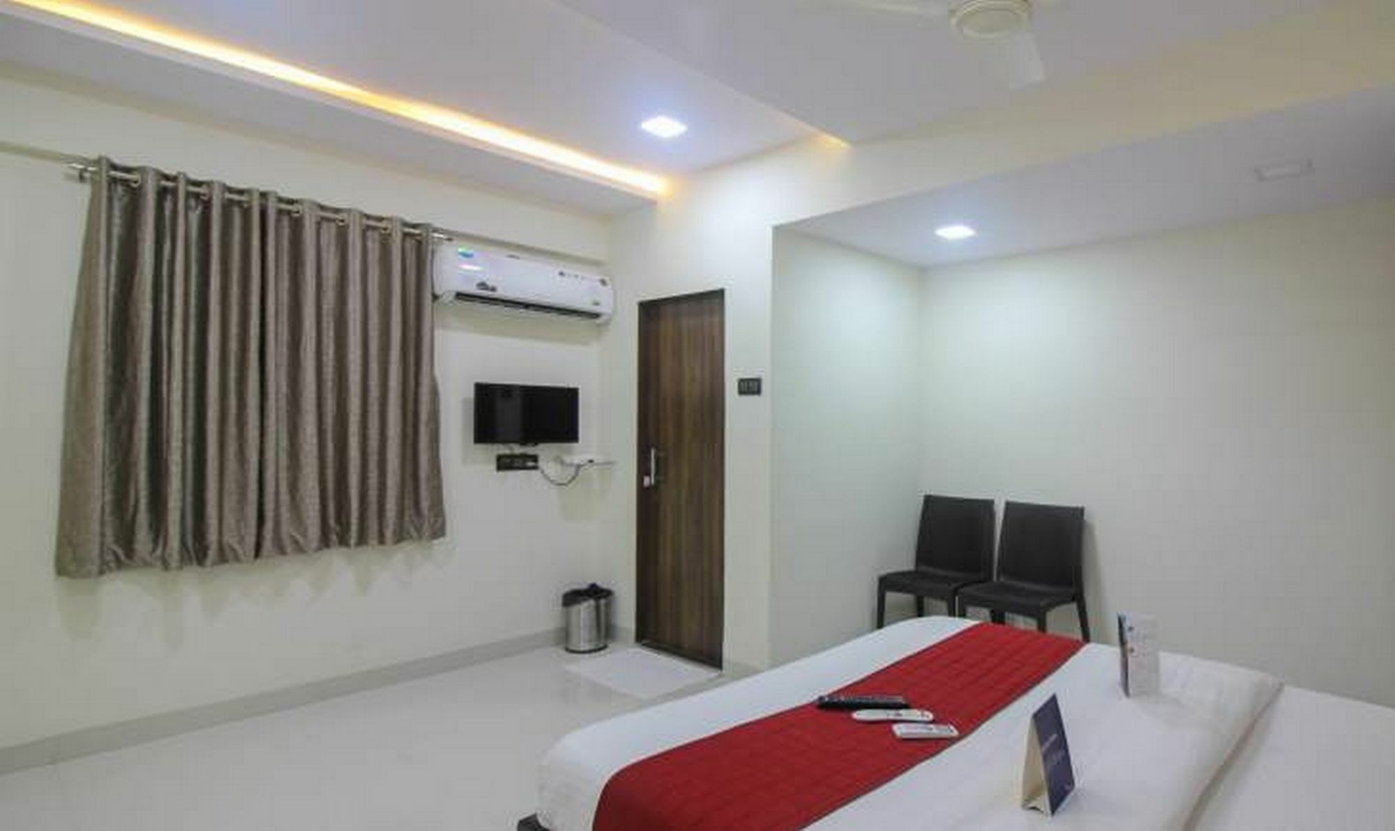 Oyo 23656 Parimeet Mumbai