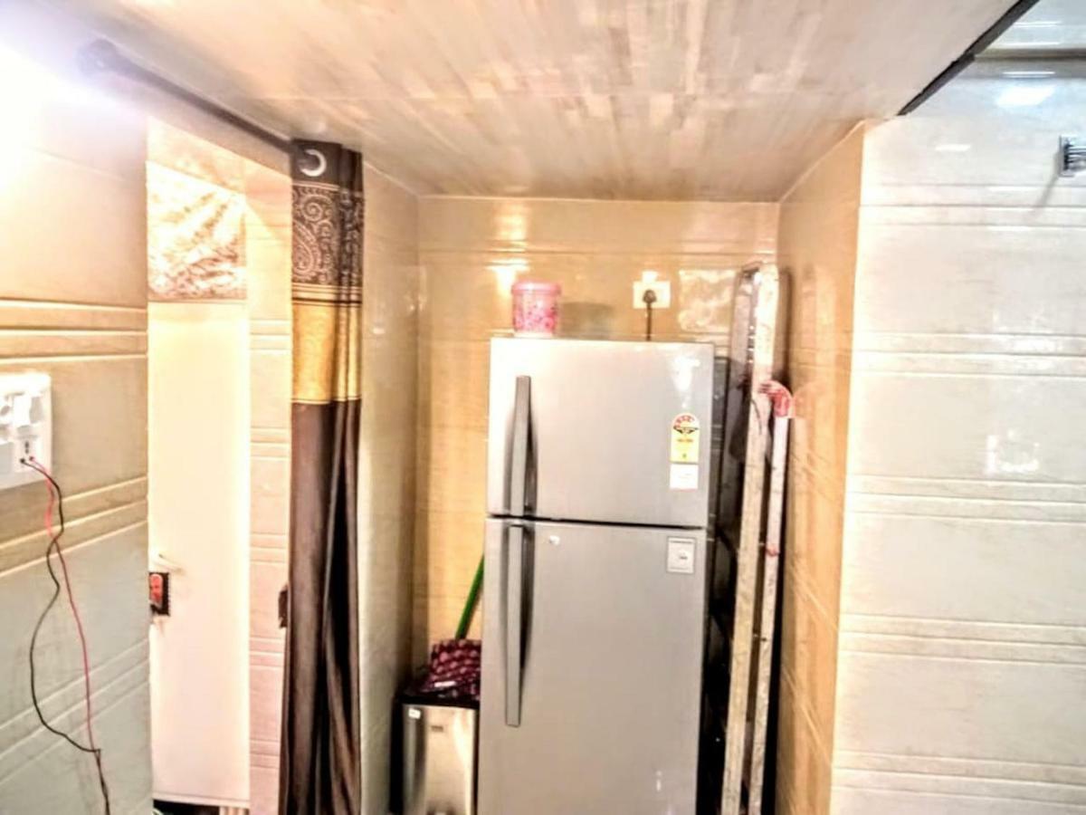 Cozy Furnished One Block From The Ocean Apartamento Mumbai