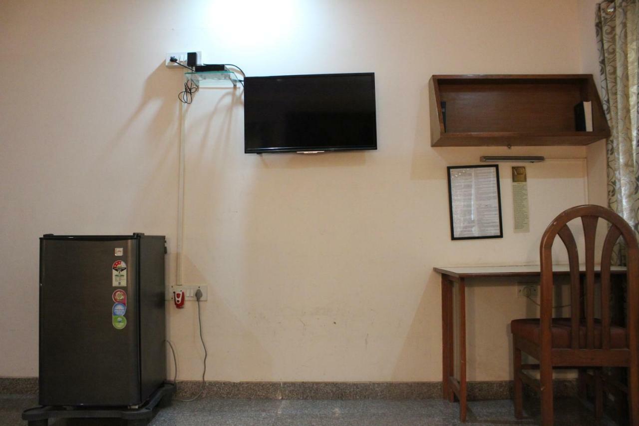 Hotel Ywca International Centre 3*