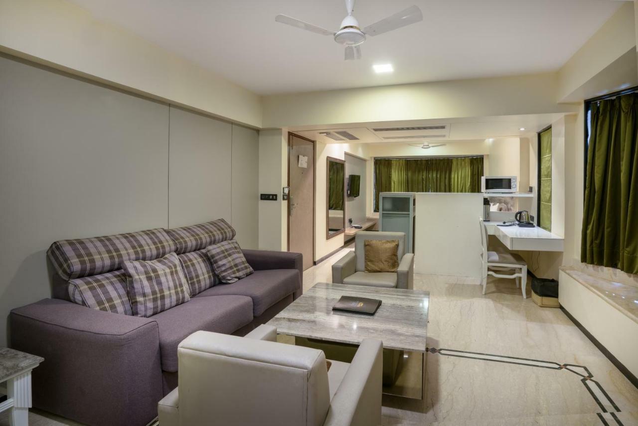 Executive Enclave 3*
