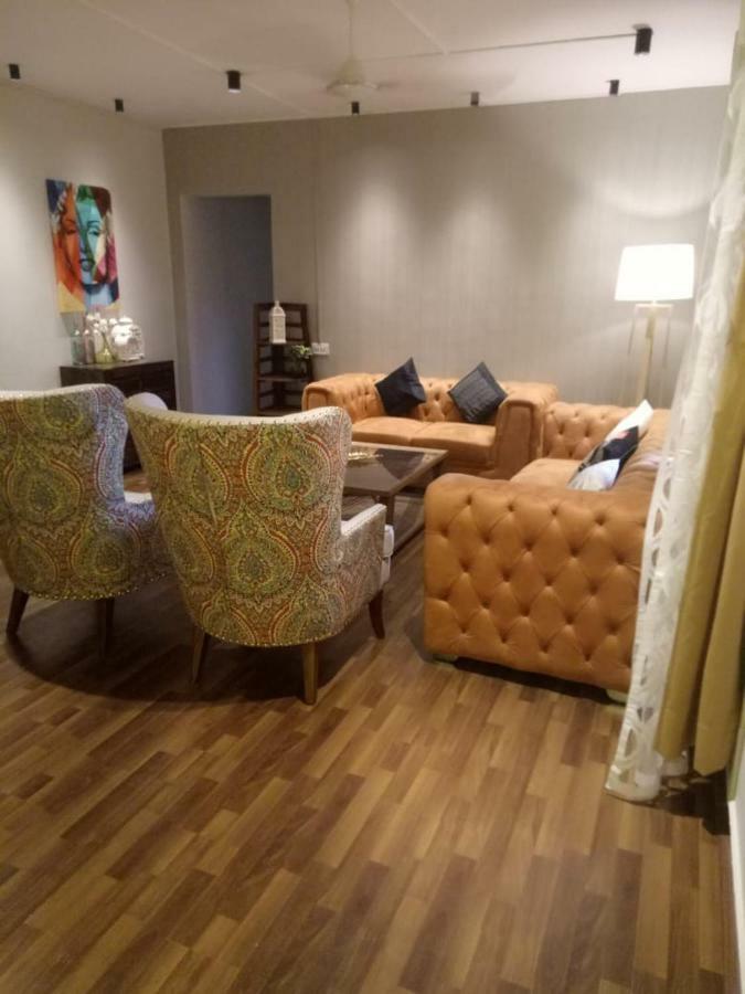 Apartamento Sixth Sense Hospitality Service In Bandra Bkc Bombaim