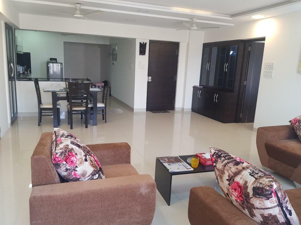 Apartamento Sixth Sense Hospitality Service In Bandra Bkc Bombaim