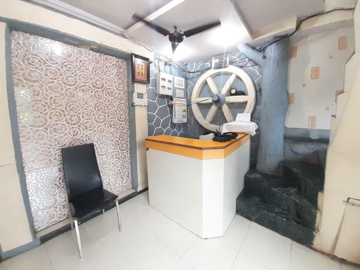 Hotel Hexa Metro Plaza 2*