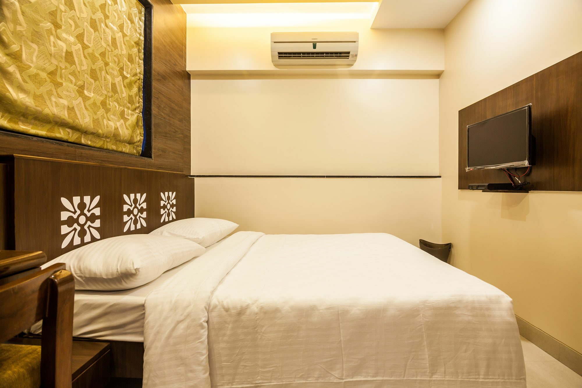 - Dadar Guest house