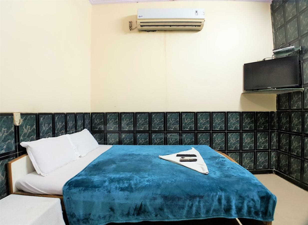 Hotel Hexa Metro Plaza 2*