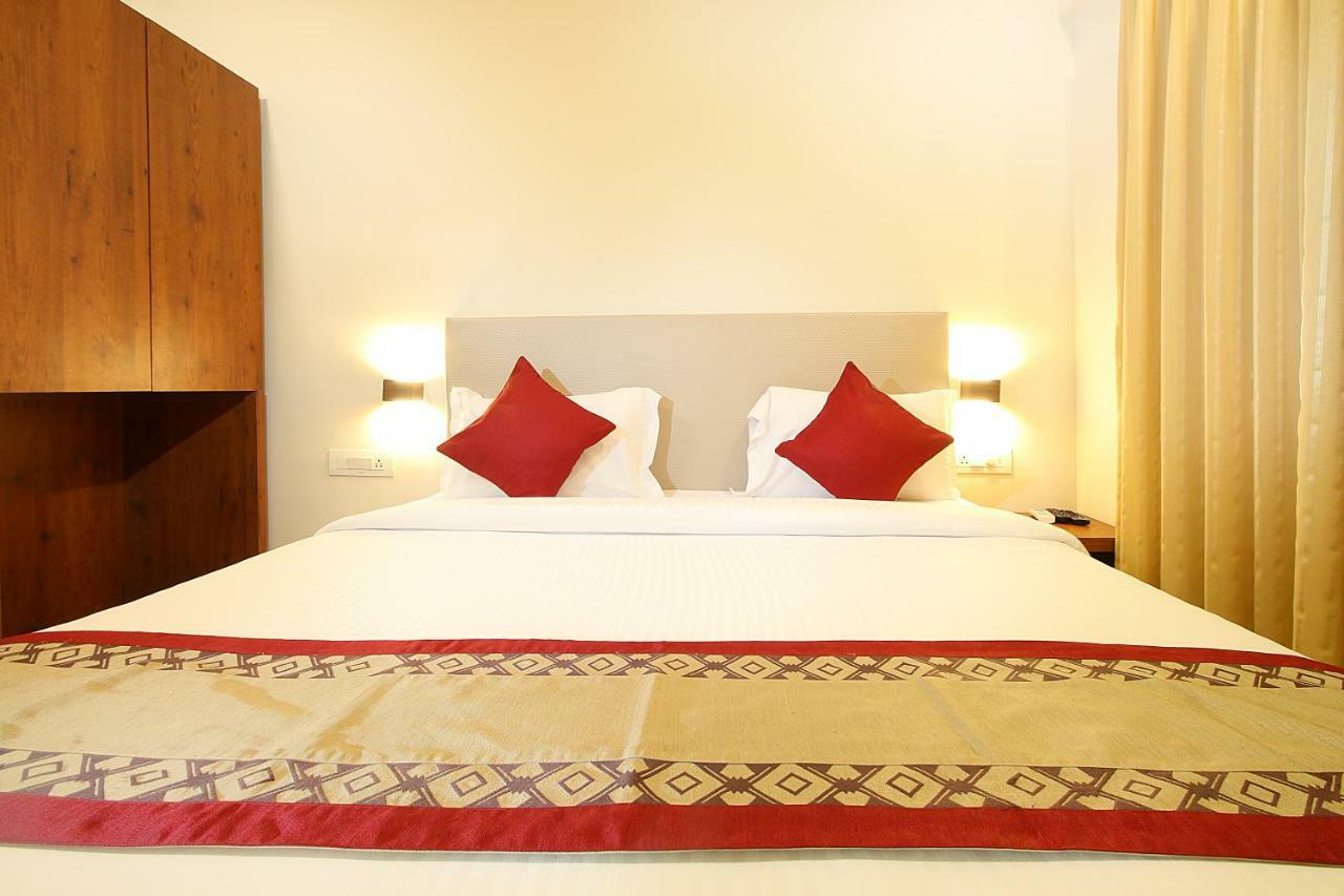 House Luxury Apartments, Santacruz East Apartment