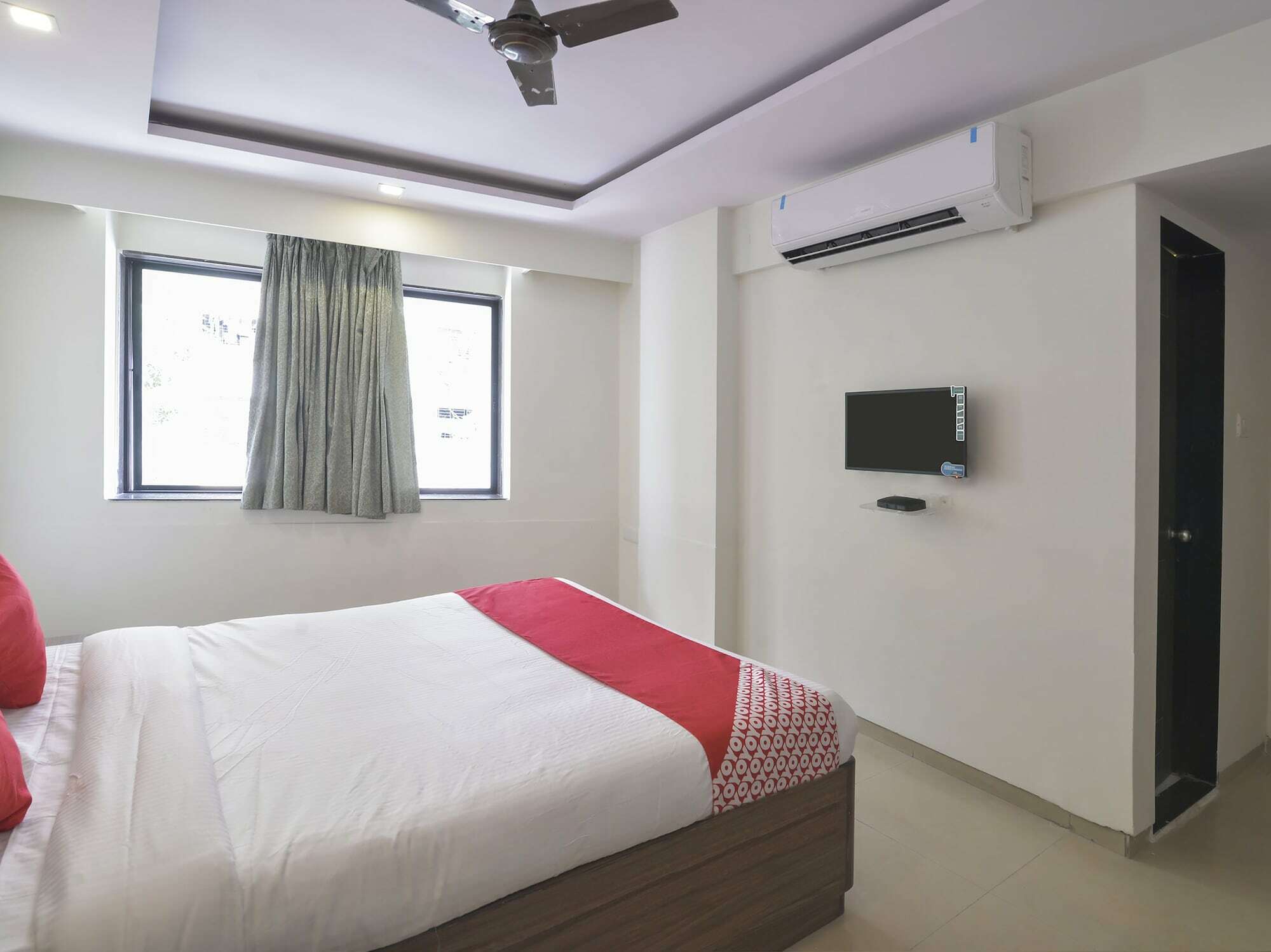 Oyo 17165 Flagship Ace Residency Marol Hotel 2*