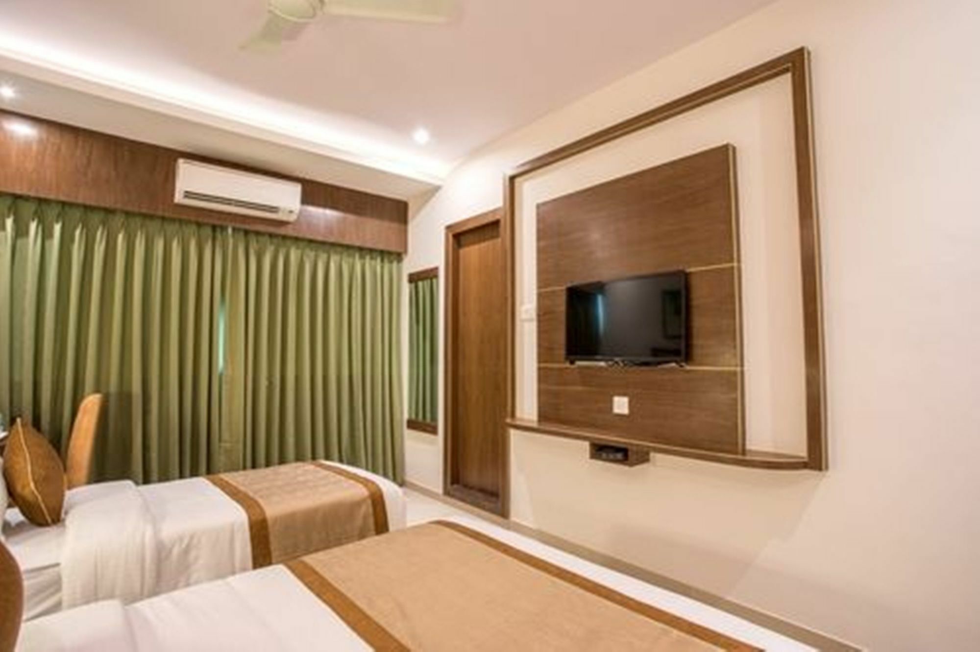 Capital O 60919 Admiral 3* Mumbai