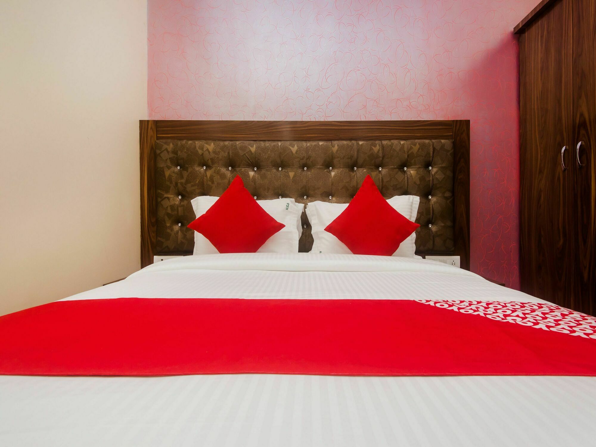 O Greenforest Near Airport Road Metro Station 3* Mumbai