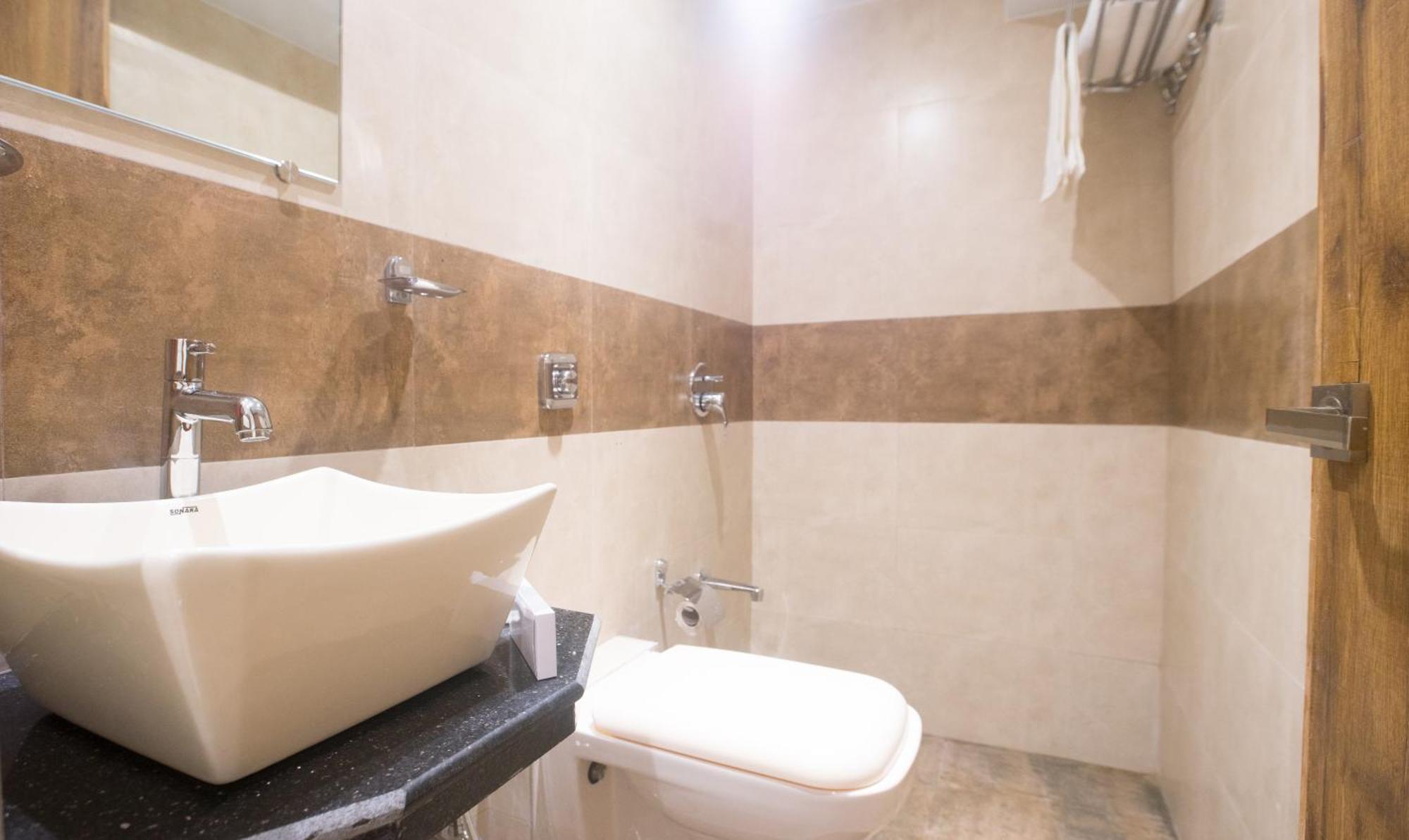 Treebo Amber International Airport T2 Hotel Mumbai