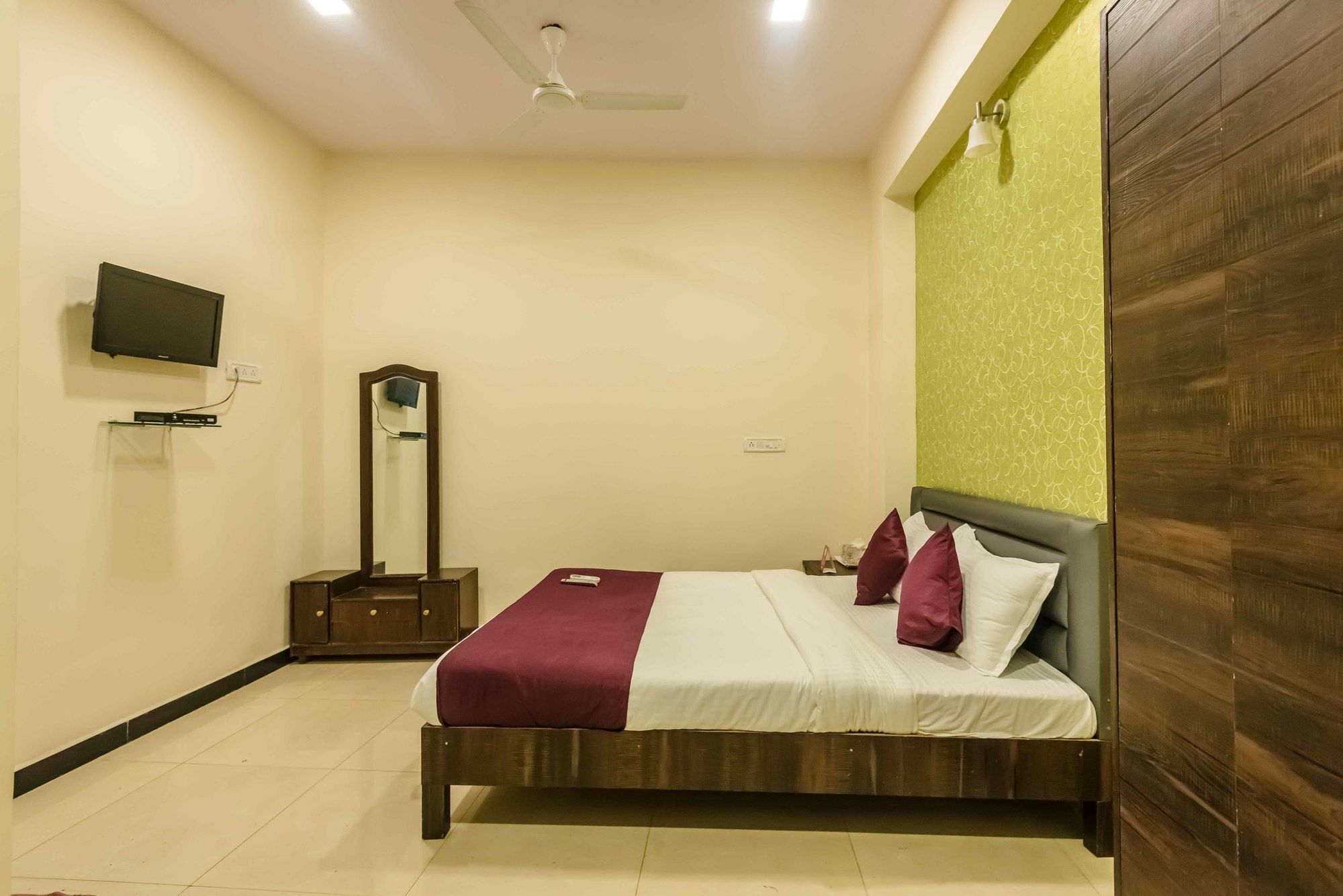 Oyo 6643 Alfa Regency Hotel 3*