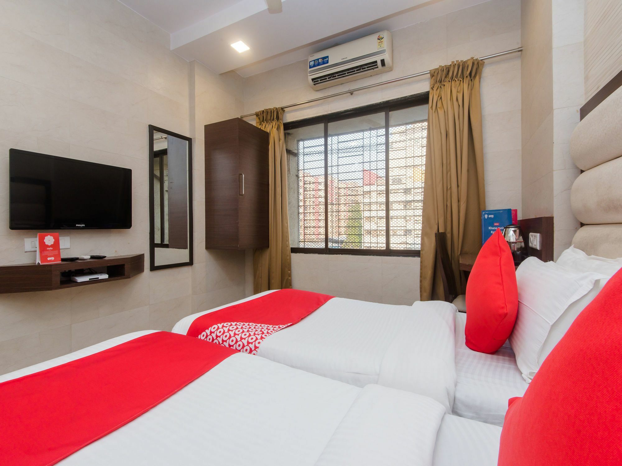 Oyo 11908 Bloom Residency 3*