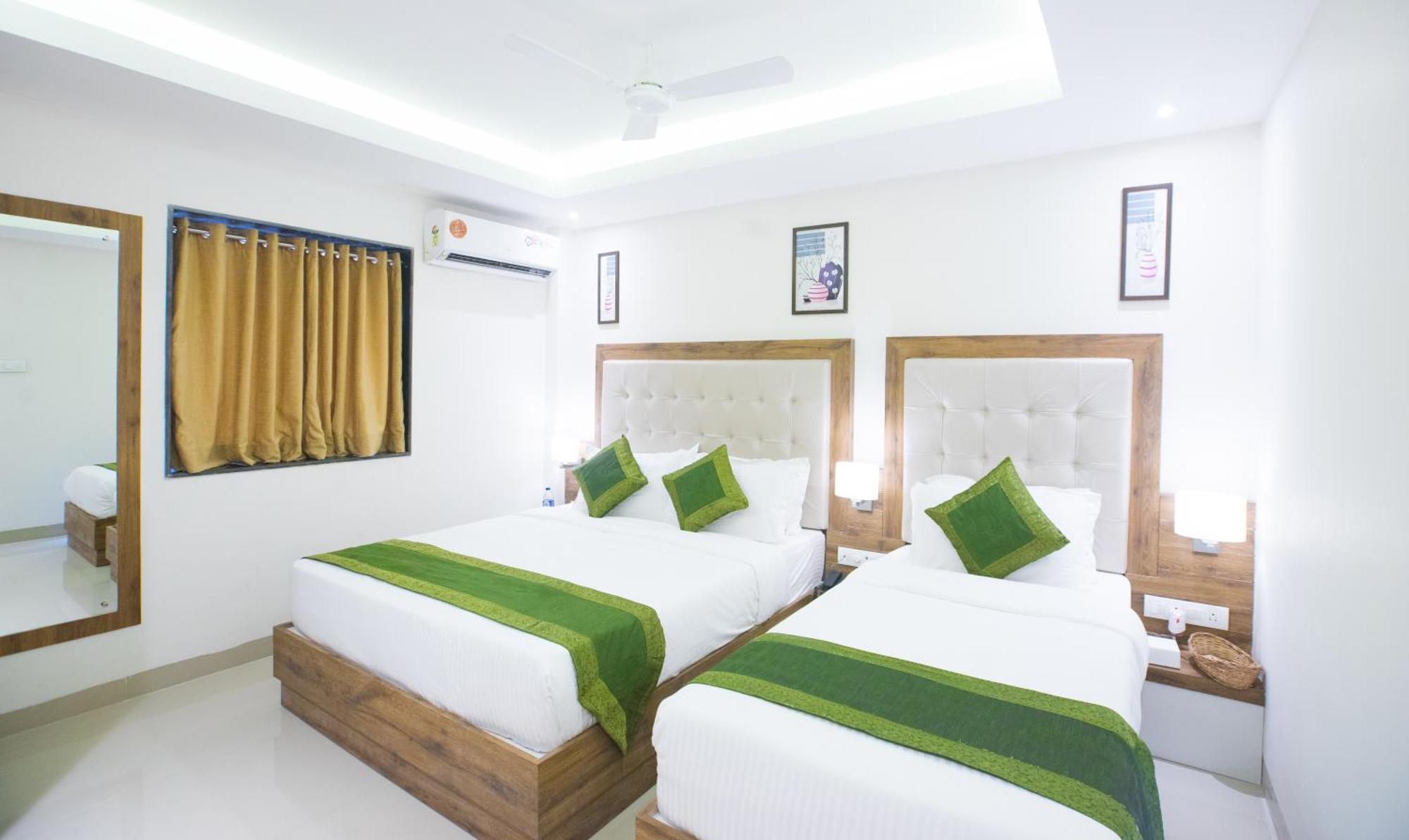 Treebo Amber International Airport T2 Hotel 3*