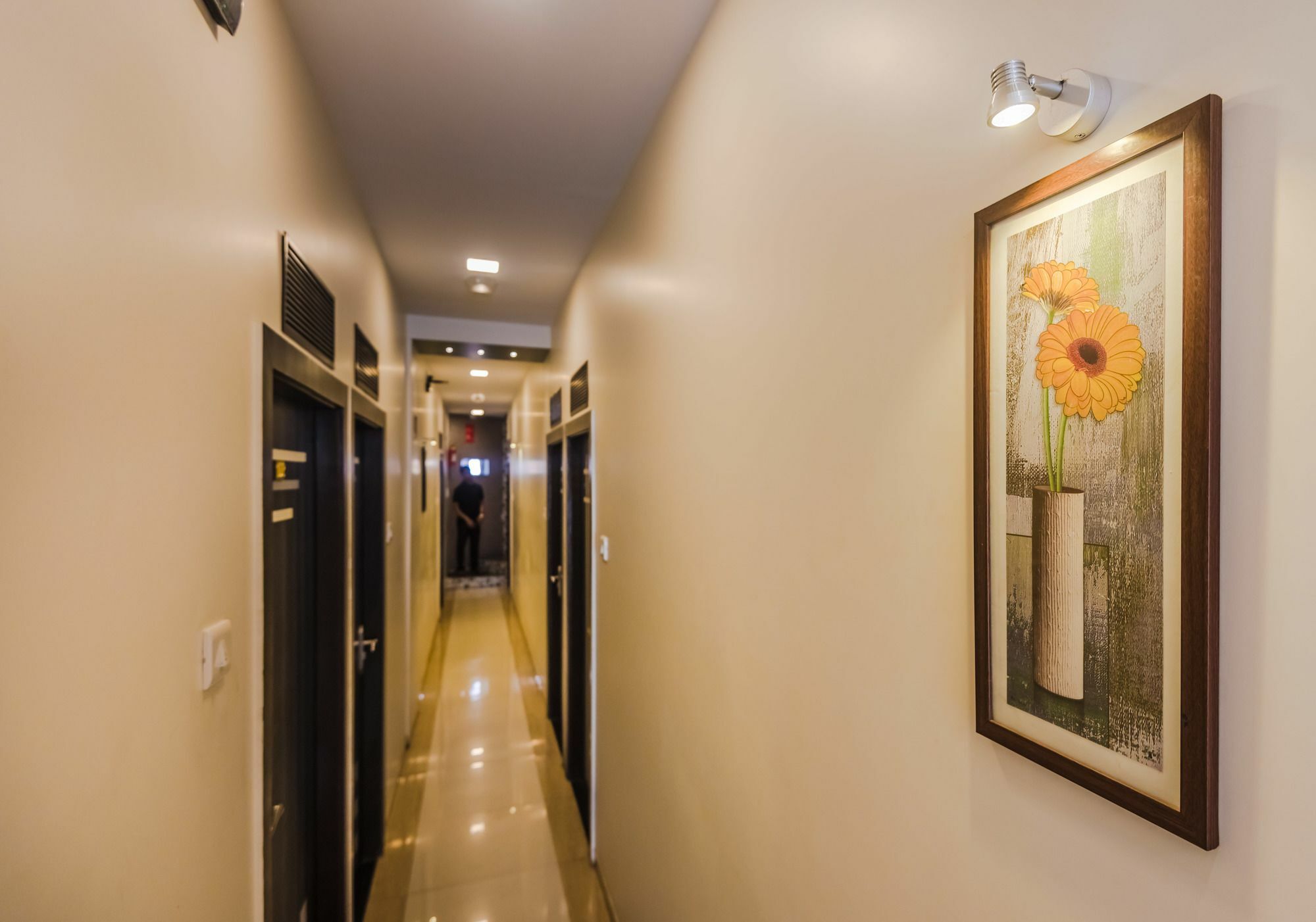 Flagship 8544 Bentleys Hotel Bombaim