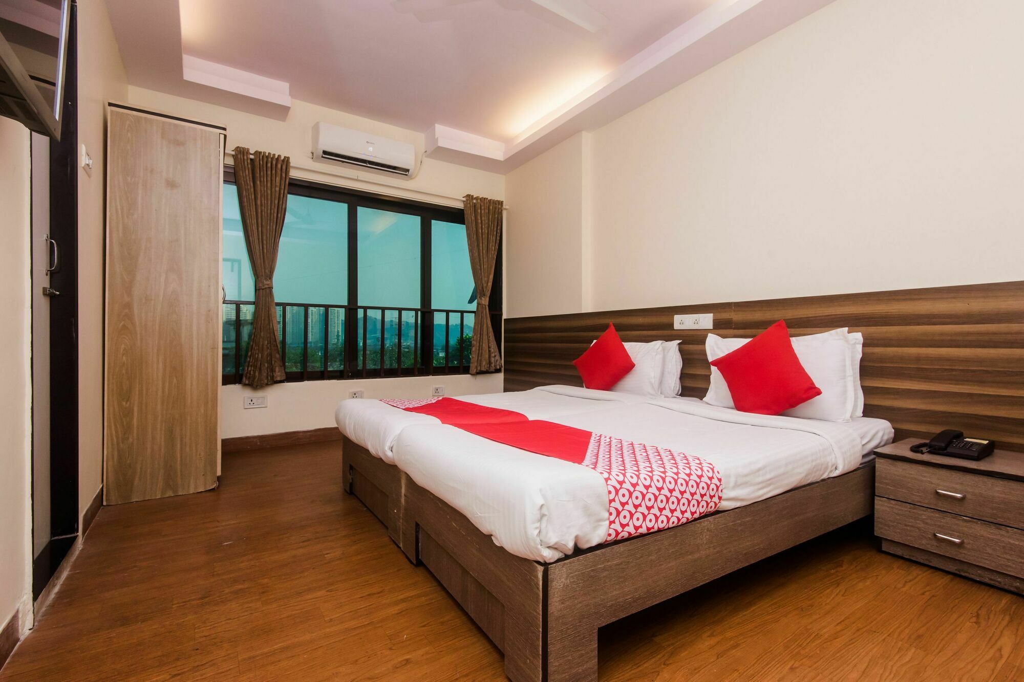 Oyo 24014 Tuliip Residency Hotel
