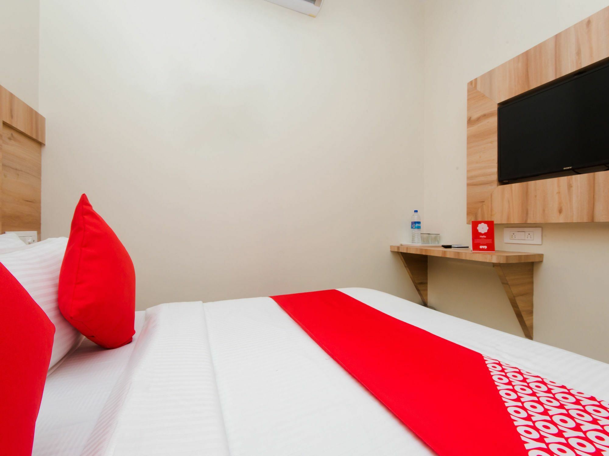Sai - Near Dadar Station 3*