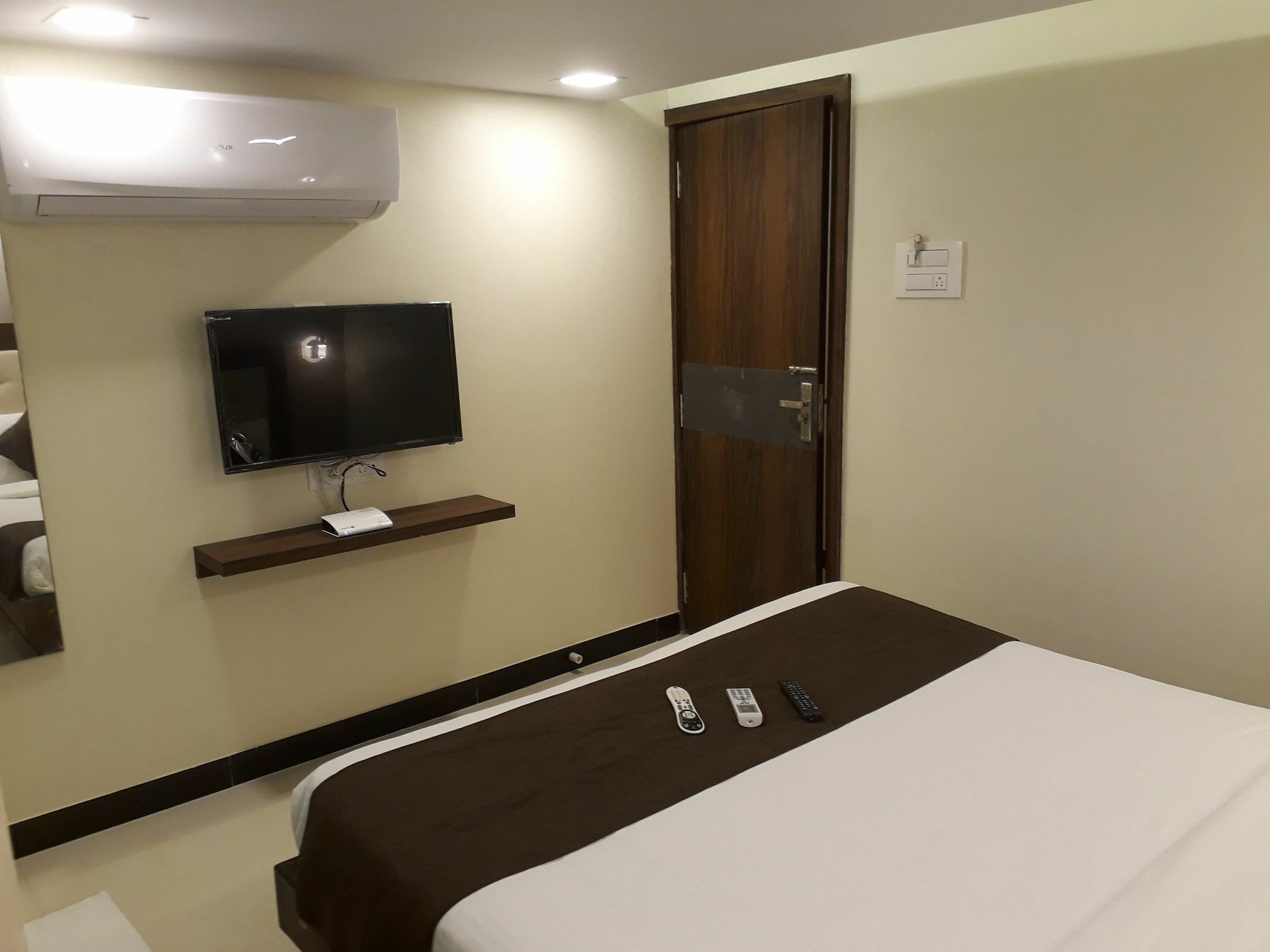 Hotel Garden Creek Residency Near Airport