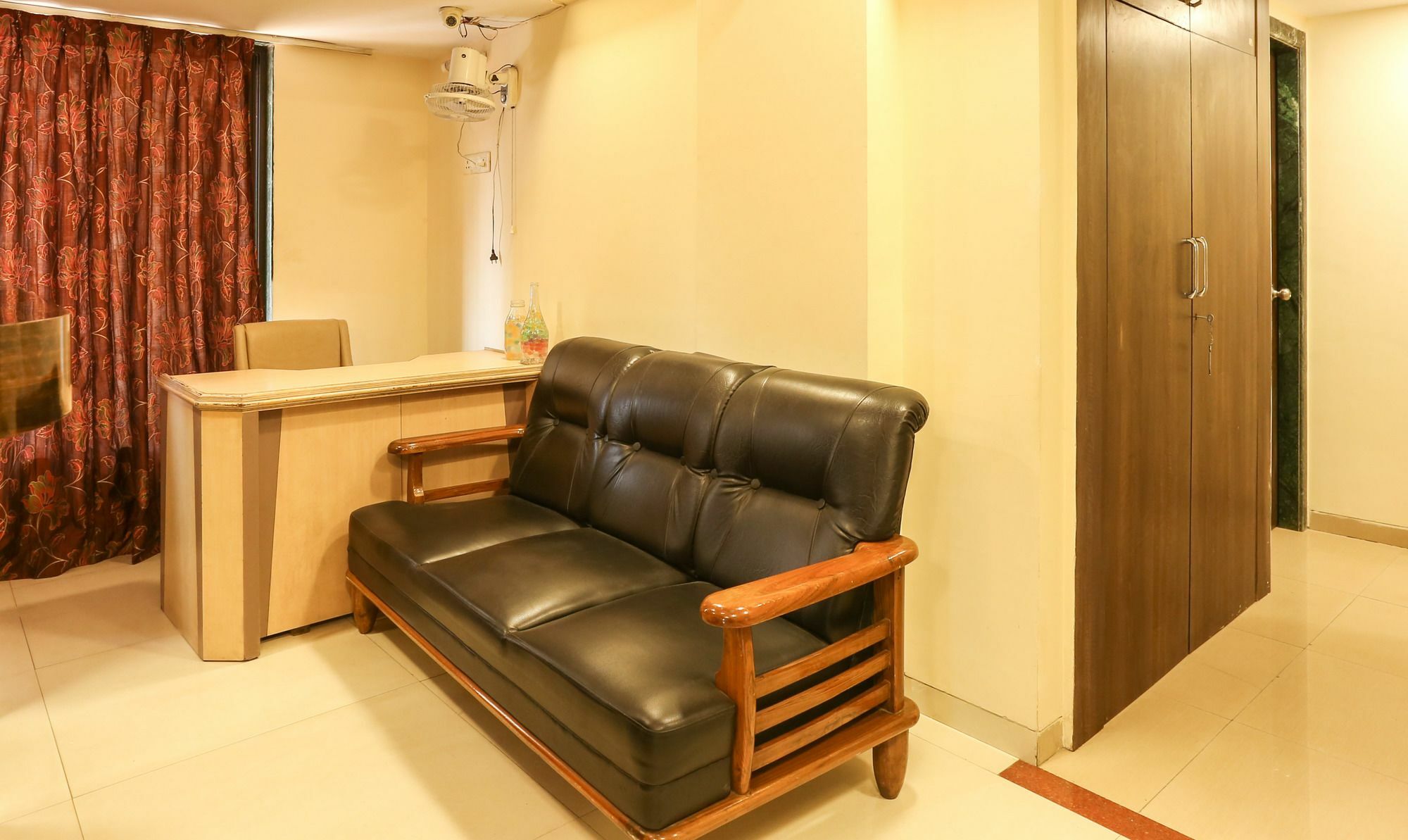 Hotel Daisy Residency