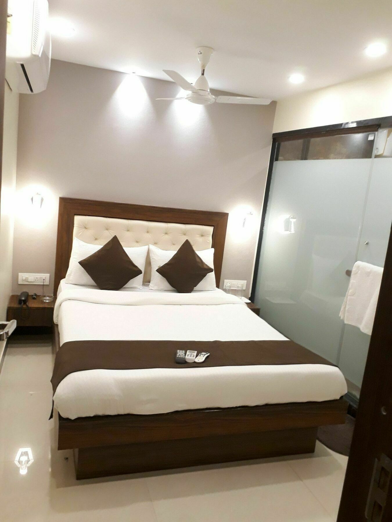 Garden Creek Residency Near Airport Hotel 3*
