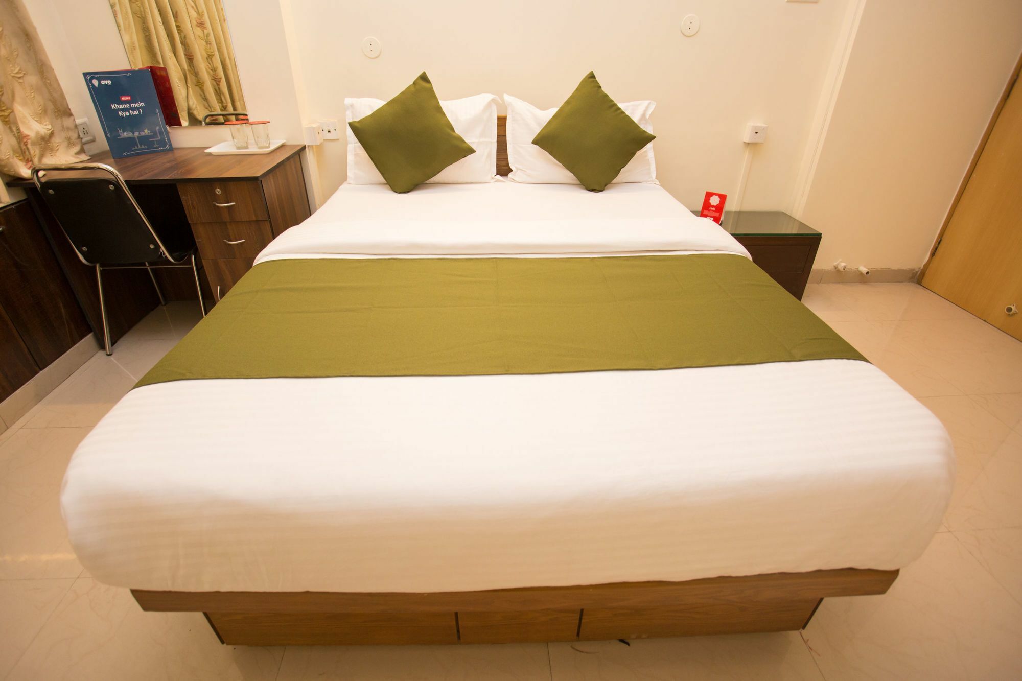 Oyo 8838 Bandra East Hotel Mumbai