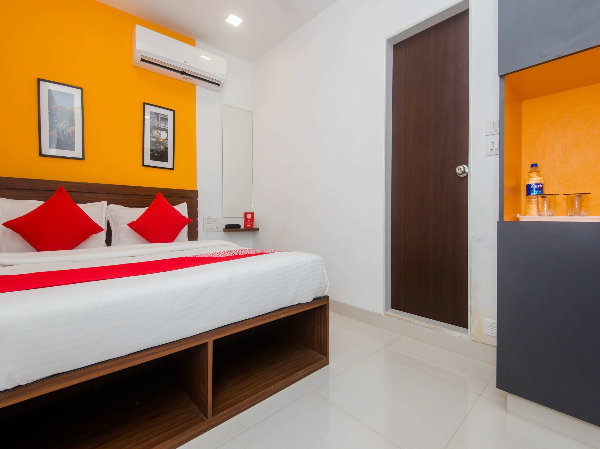 Hotel Oyo 13885 Metro Residency