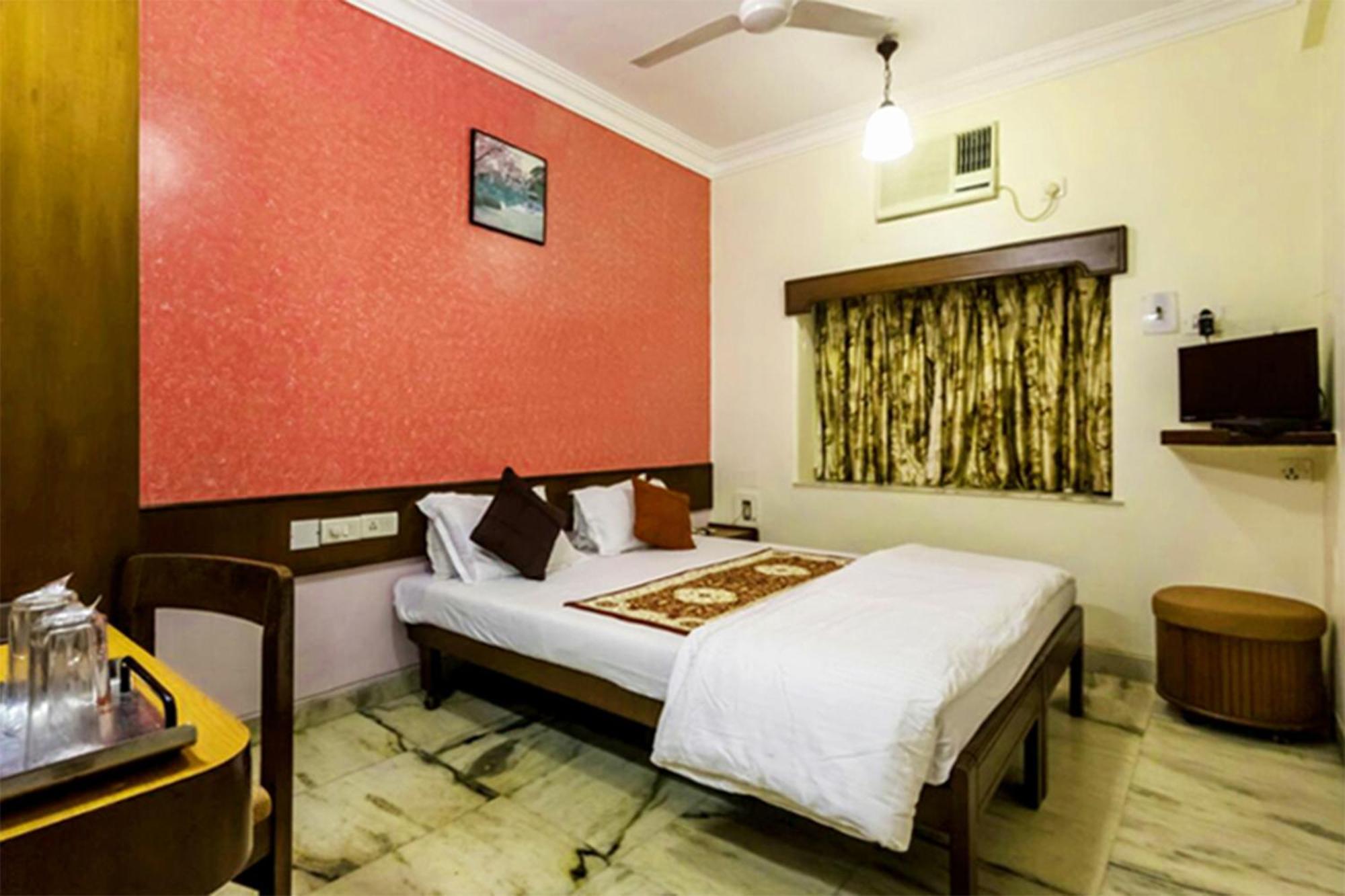 Mogul Palace - Near Masjid Bunder Hotel 3*