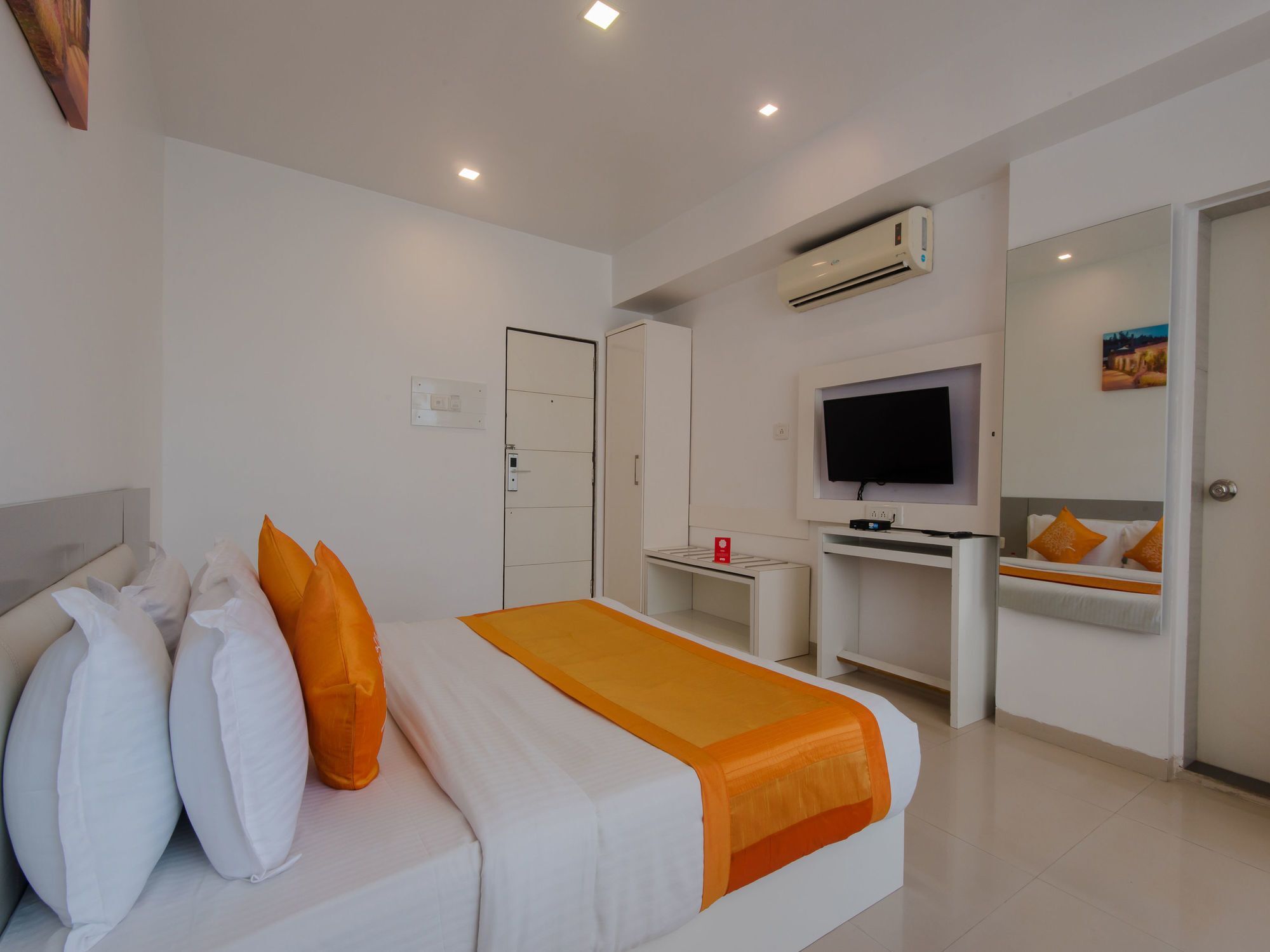 Aura 3* Mumbai