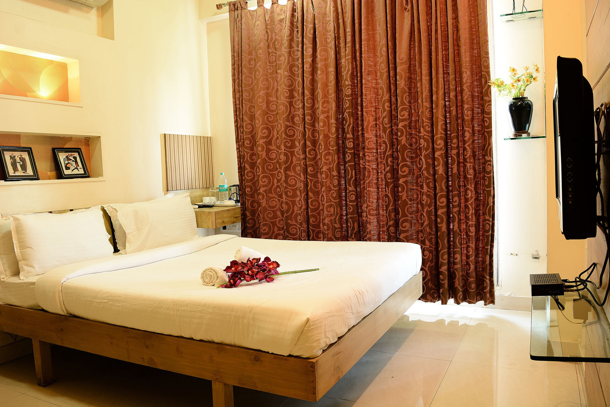 Seven Serviced Bandra Apartment *