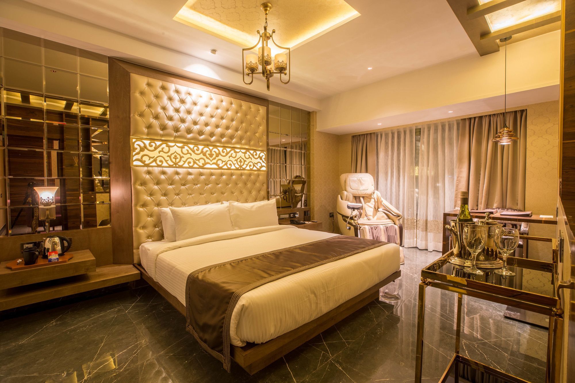 Peninsula Redpine Hotel 3*