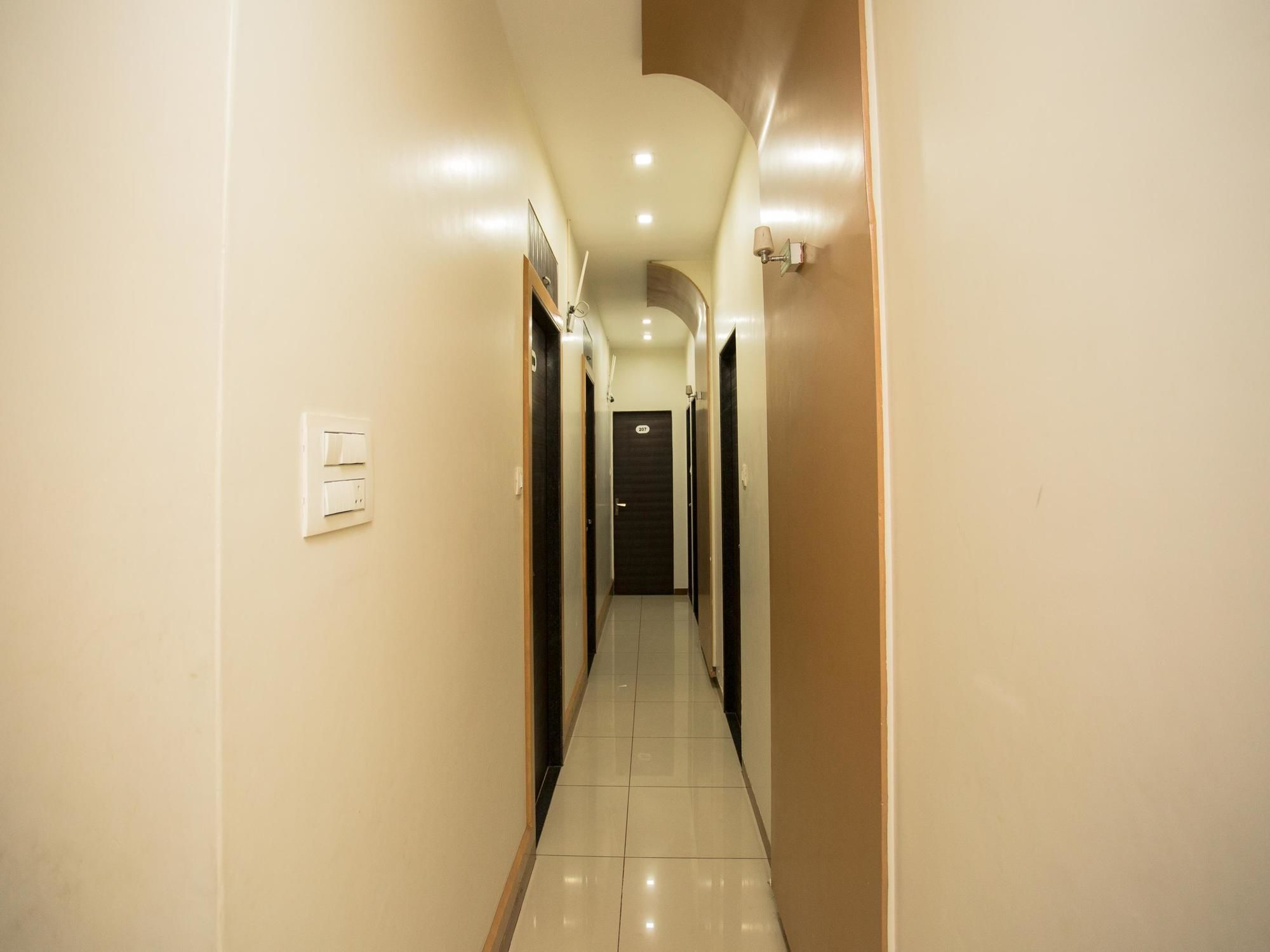 Oyo 565 Sakinaka 90 Ft Road Hotel Mumbai