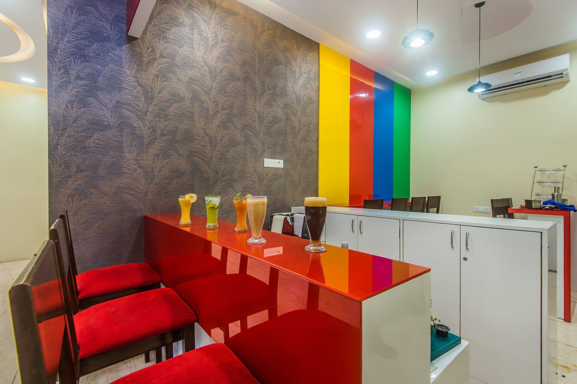Fabhotel Arton - Nr International Airport Bombaim