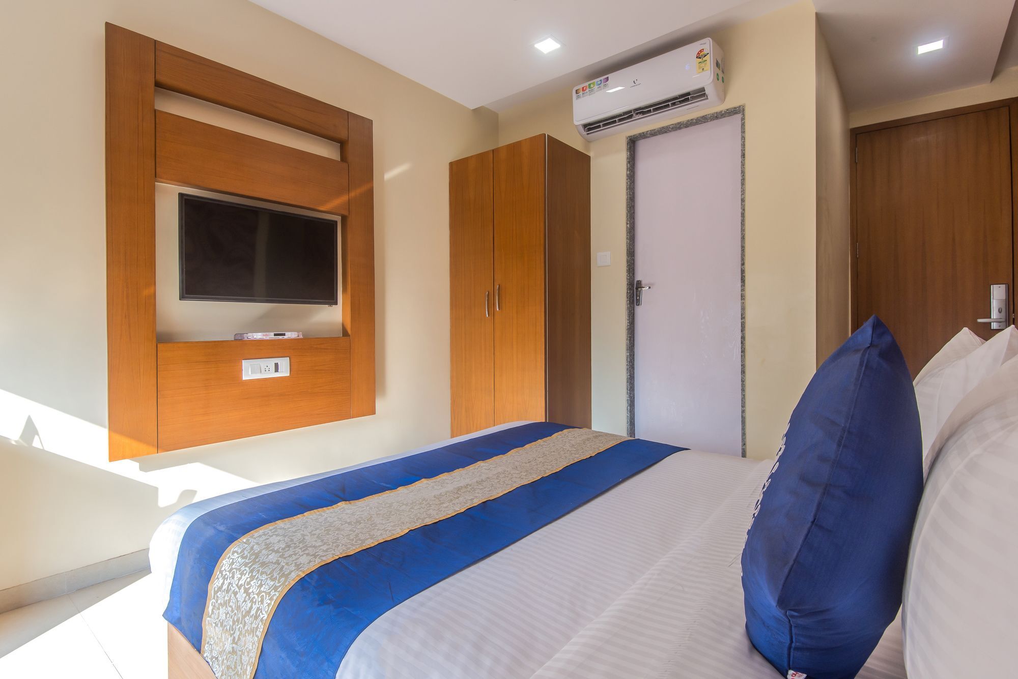 Hotel Via Arton 3*