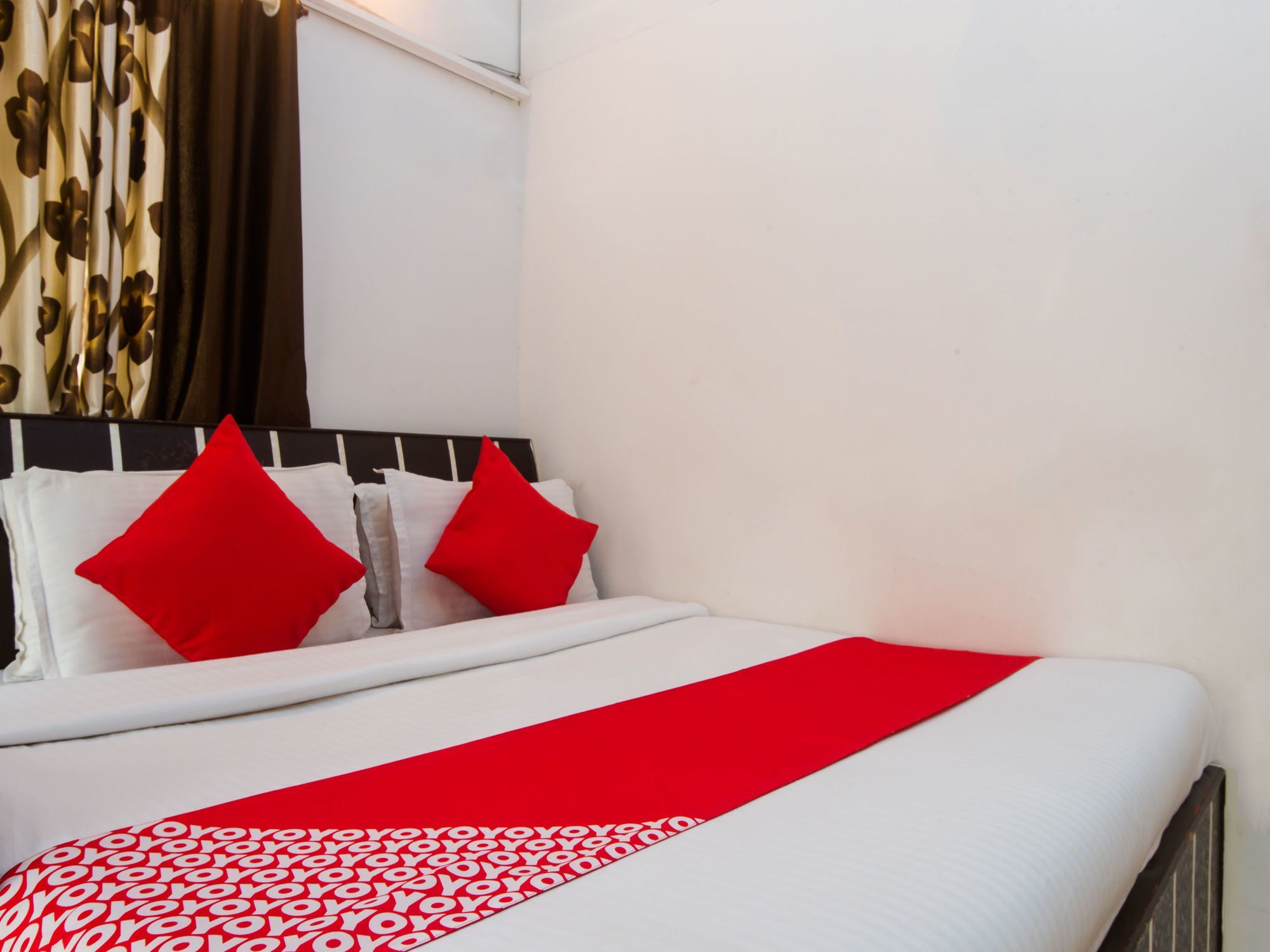Hotel Oyo 11879 Ashu Bini Hospitality Pvt Ltd- Kalptaru Mumbai
