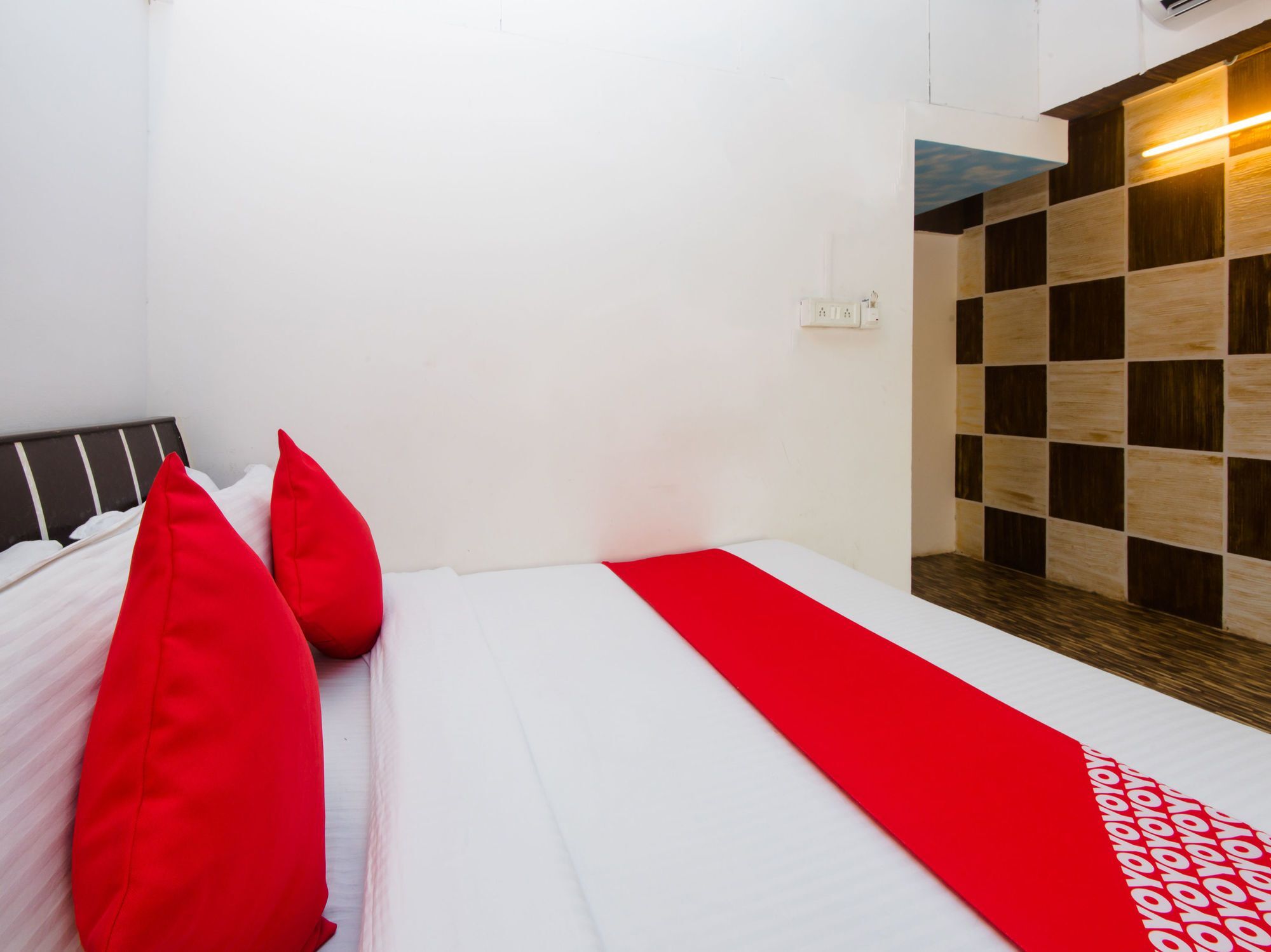 Oyo 11879 Ashu Bini Hospitality Pvt Ltd- Kalptaru 2*